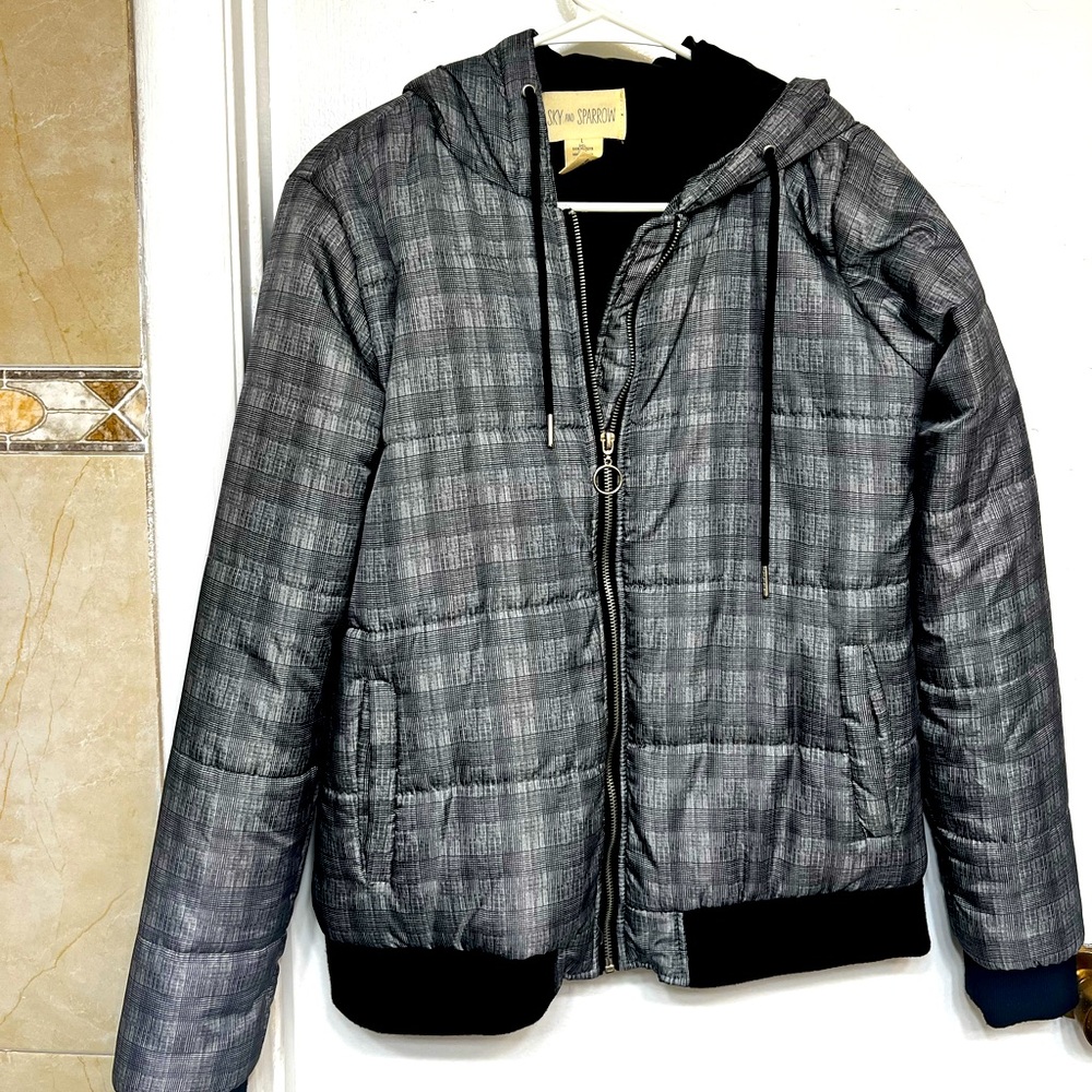 Tillys Women's Grey and Black Puffer Coat